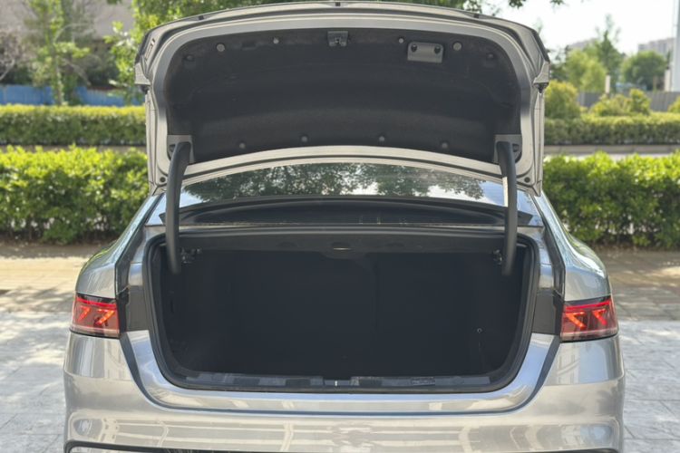 Used BYD Qin PLUS 2024 HONOR Edition DM-i 55KM Leading Model Trunk