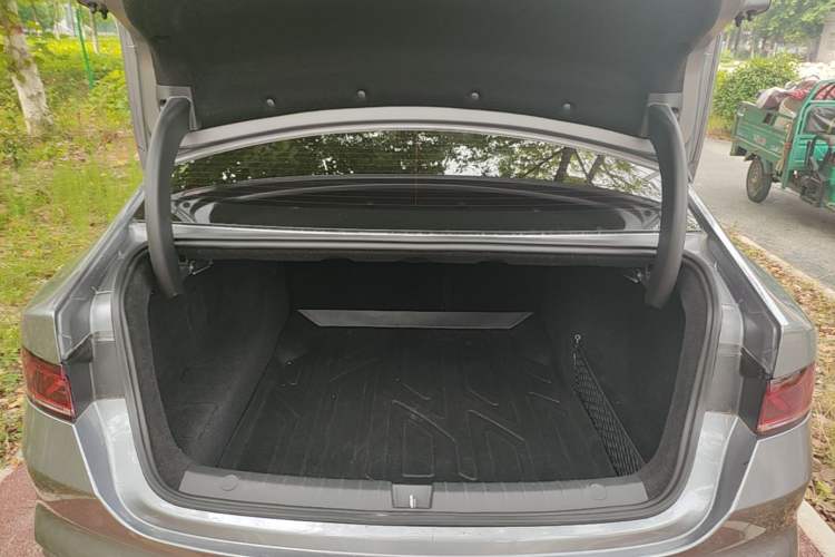 Used BYD Qin PLUS 2024 HONOR Edition DM-i 55KM Leading Model Trunk