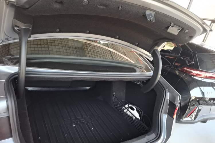 Used BYD Qin PLUS 2024 HONOR Edition DM-i 55KM Leading Model Trunk