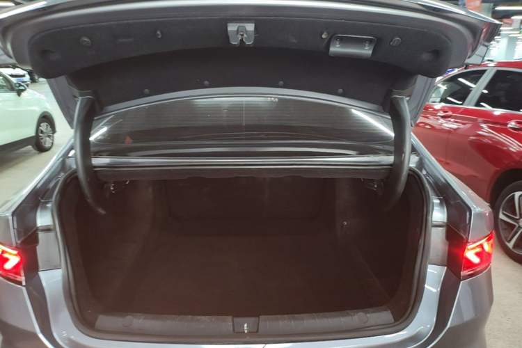 Used BYD Qin PLUS 2024 HONOR Edition DM-i 55KM Leading Model Trunk