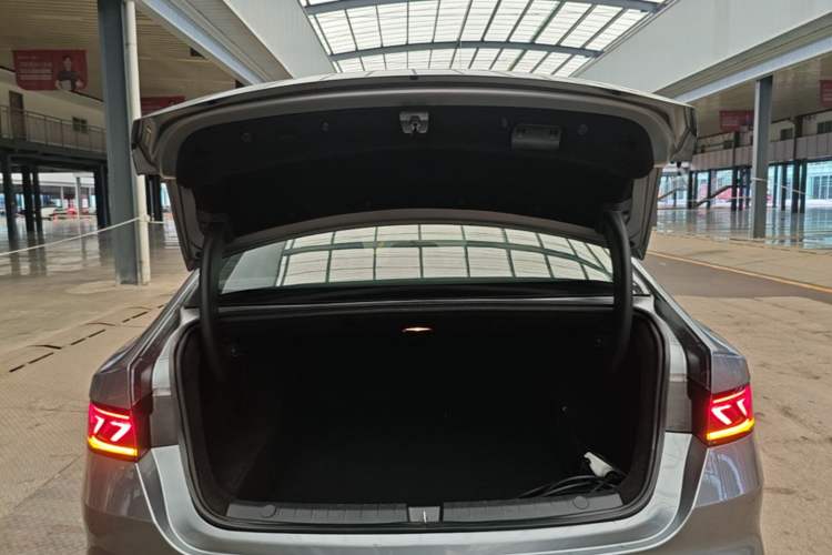 Used BYD Qin PLUS 2024 HONOR Edition DM-i 55KM Leading Model Trunk
