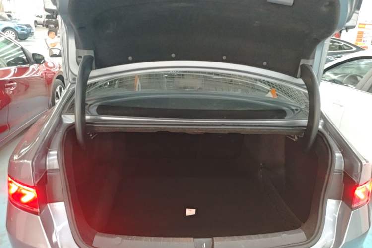 Used BYD Qin PLUS 2024 HONOR Edition DM-i 55KM Leading Model Trunk