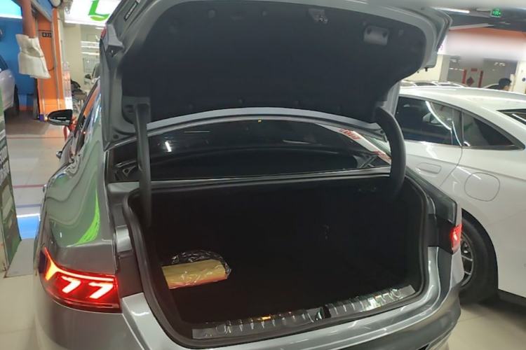 Used BYD Qin PLUS 2024 HONOR Edition DM-i 55KM Leading Model Trunk