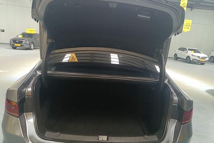 Used BYD Qin PLUS 2024 Honor Edition EV 510KM Leading Model Trunk