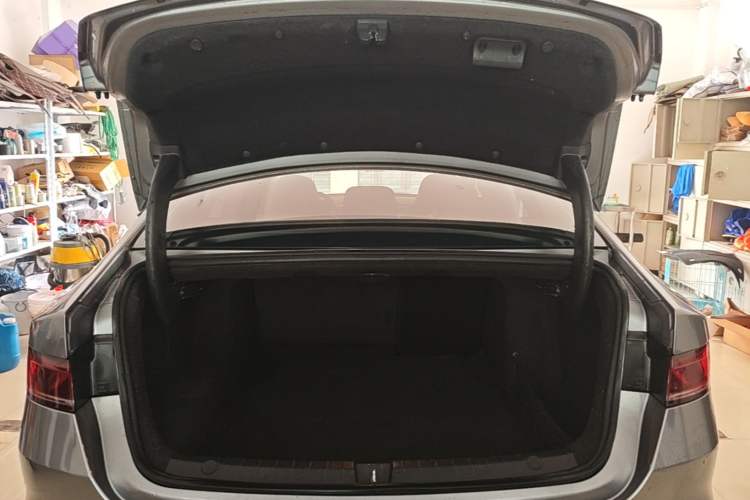 Used BYD Qin PLUS 2024 HONOR Edition DM-i 55KM Leading Model Trunk