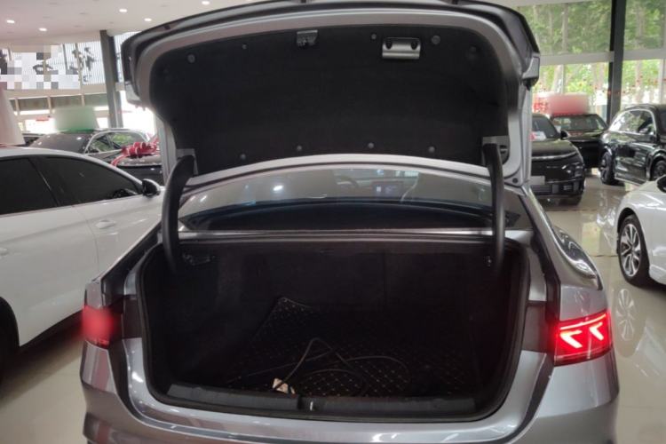 Used BYD Qin PLUS 2024 HONOR Edition DM-i 55KM Leading Model Trunk