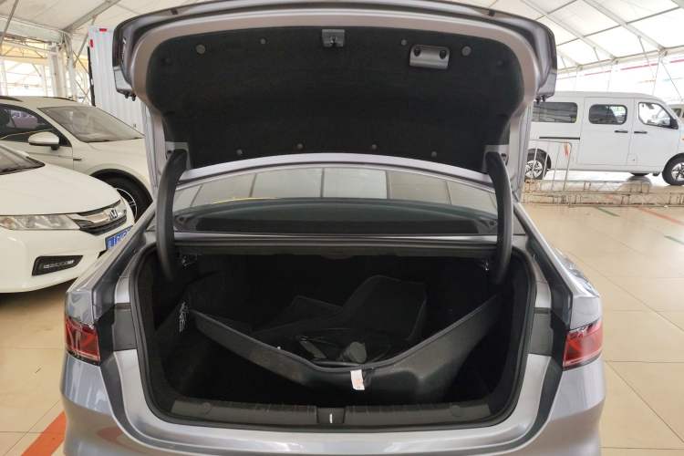 Used BYD Qin PLUS 2024 HONOR Edition DM-i 55KM Leading Model Trunk