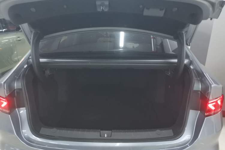 Used BYD Qin PLUS 2024 Honor Edition EV 510KM Leading Model Trunk