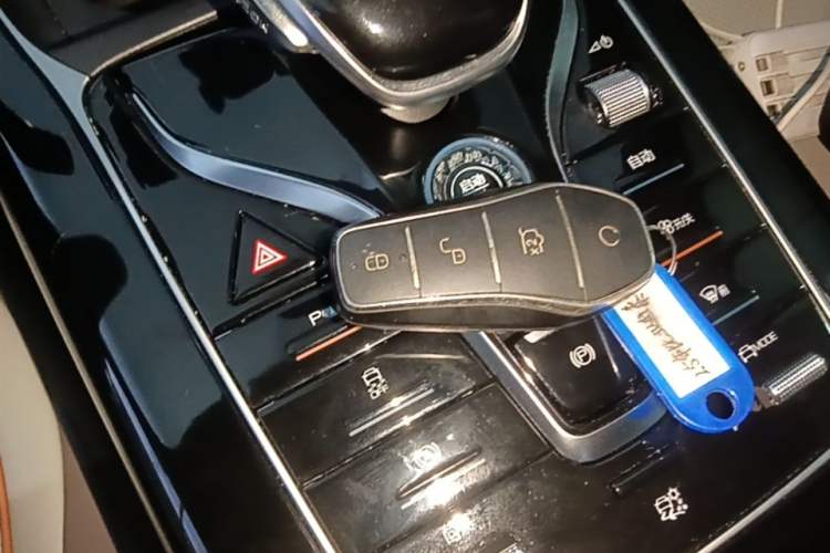 Used BYD Qin PLUS 2024 Honor Edition EV 420KM Leading Model Vehicle Key