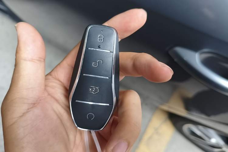 Used BYD Qin PLUS 2024 Honor Edition EV 420KM Beyond Model Vehicle Key