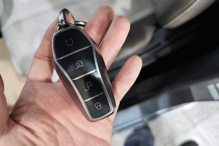 Used BYD Qin PLUS 2024 HONOR Edition DM-i 55KM Leading Model Vehicle Key