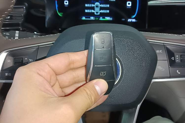 Used BYD Qin PLUS 2024 HONOR Edition DM-i 55KM Leading Model Vehicle Key
