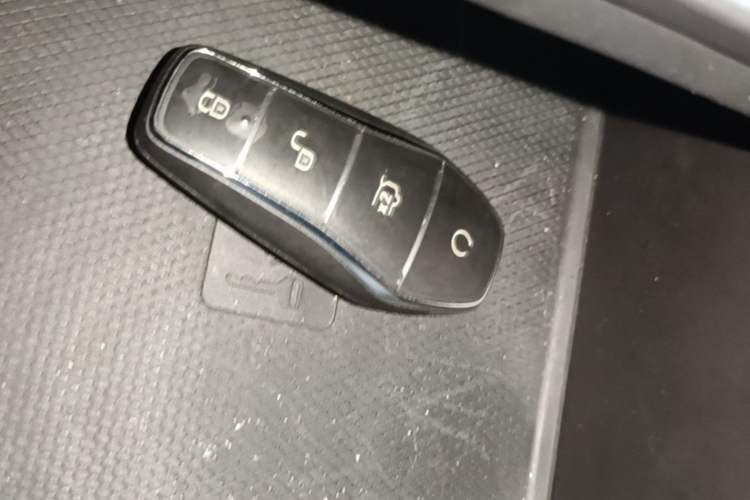 Used BYD Qin PLUS 2024 HONOR Edition DM-i 55KM Leading Model Vehicle Key