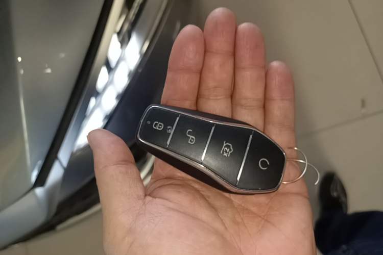 Used BYD Qin PLUS 2024 HONOR Edition DM-i 55KM Leading Model Vehicle Key