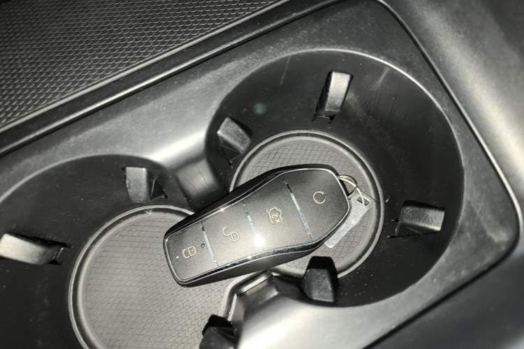 Used BYD Qin PLUS 2024 HONOR Edition DM-i 55KM Leading Model Vehicle Key