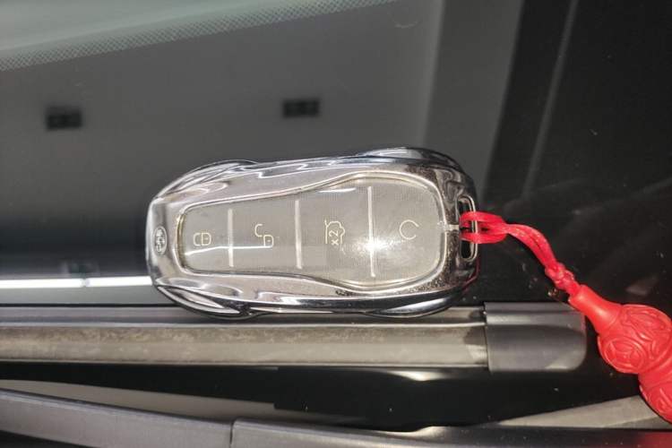 Used BYD Qin PLUS 2024 HONOR Edition DM-i 55KM Leading Model Vehicle Key
