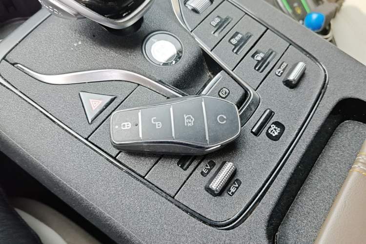 Used BYD Qin PLUS 2024 HONOR Edition DM-i 55KM Leading Model Vehicle Key