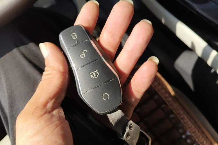 Used BYD Qin PLUS 2024 HONOR Edition DM-i 55KM Leading Model Vehicle Key