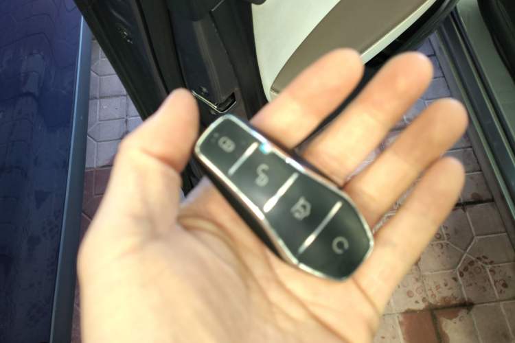 Used BYD Qin PLUS 2024 HONOR Edition DM-i 55KM Leading Model Vehicle Key