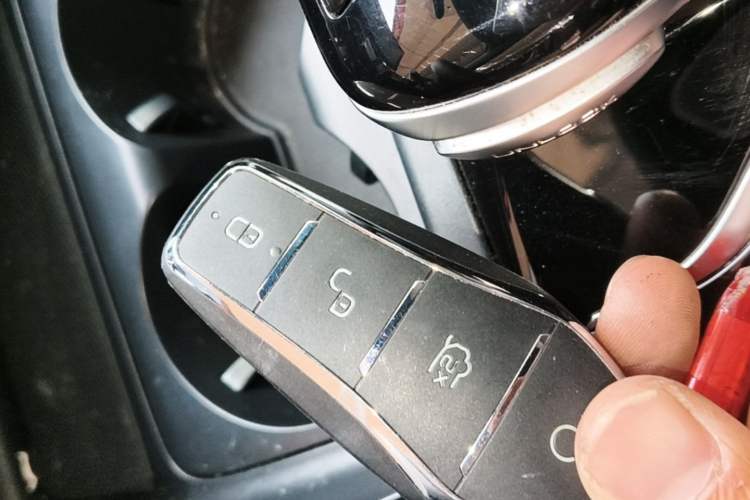 Used BYD Qin PLUS 2024 HONOR Edition DM-i 55KM Leading Model Vehicle Key