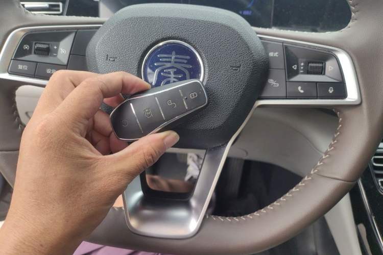 Used BYD Qin PLUS 2024 HONOR Edition DM-i 55KM Leading Model Vehicle Key