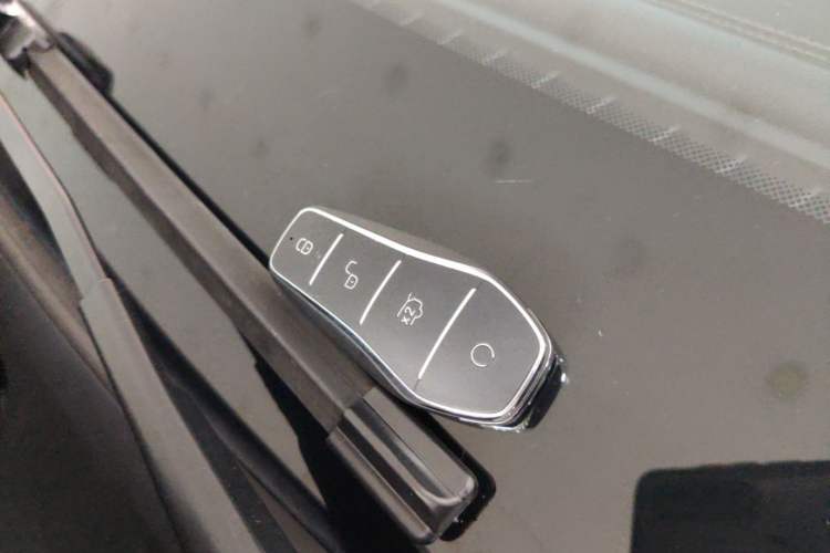 Used BYD Qin PLUS 2024 HONOR Edition DM-i 55KM Leading Model Vehicle Key