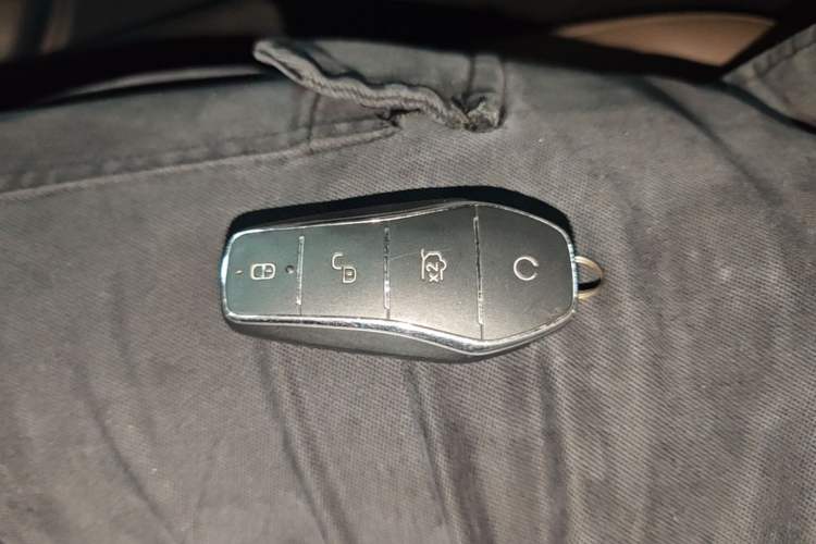 Used BYD Qin PLUS 2024 HONOR Edition DM-i 55KM Leading Model Vehicle Key