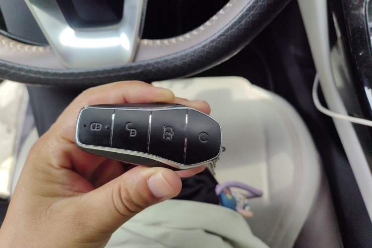 Used BYD Qin PLUS 2024 HONOR Edition DM-i 55KM Leading Model Vehicle Key