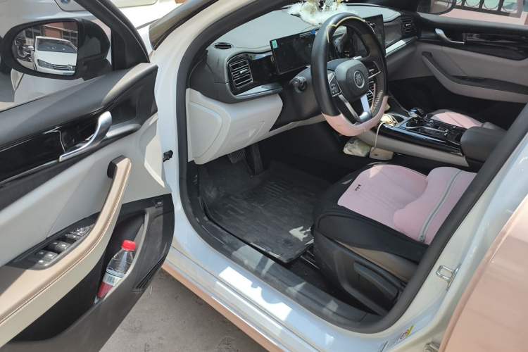 Used BYD Qin PLUS 2024 HONOR Edition DM-i 55KM Leading Model Driver Seat