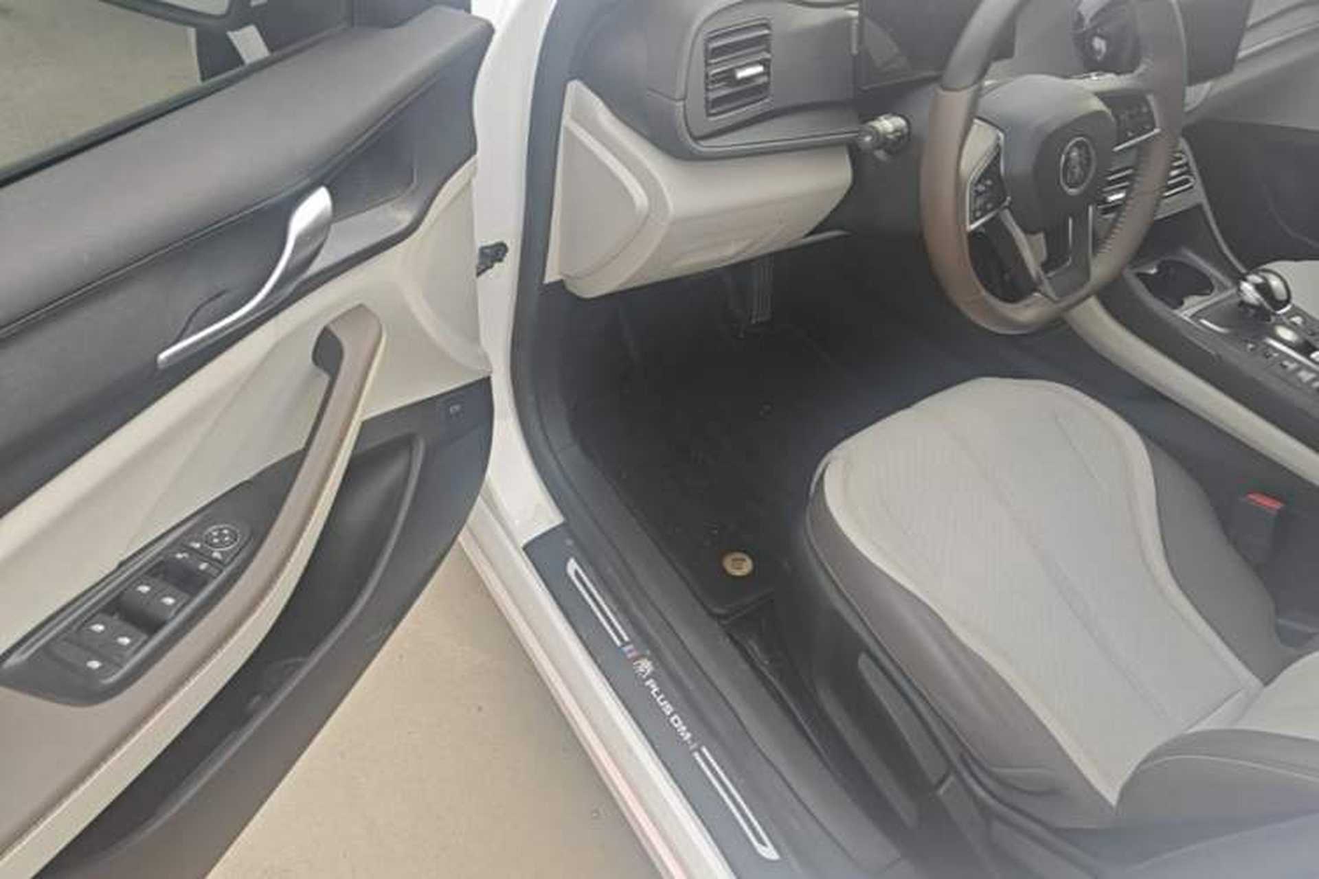 Used BYD Qin PLUS 2024 HONOR Edition DM-i 55KM Leading Model Driver Seat
