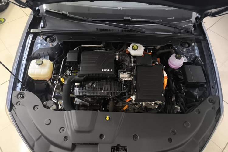 Used BYD Qin PLUS 2024 HONOR Edition DM-i 55KM Leading Model Engine Bay