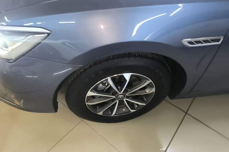 Used BYD Qin PLUS 2024 HONOR Edition DM-i 55KM Leading Model Left Front Wheel Hub