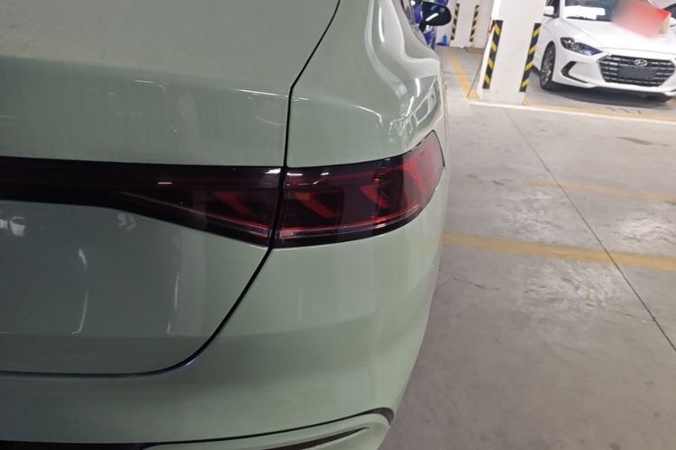 Used BYD Qin PLUS 2024 HONOR Edition DM-i 55KM Leading Model Right Rear Taillight