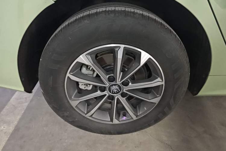 Used BYD Qin PLUS 2024 HONOR Edition DM-i 55KM Leading Model Right Rear Wheel Hub