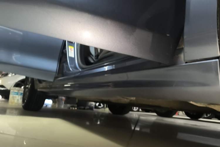 Used BYD Qin PLUS 2024 HONOR Edition DM-i 55KM Leading Model Right Side Sill