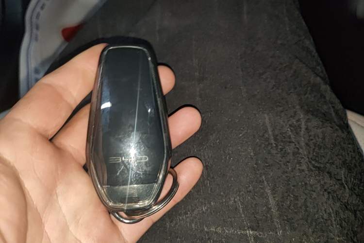 Used BYD Qin PLUS 2024 HONOR Edition DM-i 55KM Leading Model Vehicle Key
