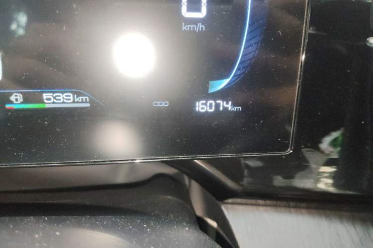 Used BYD Qin PLUS 2024 HONOR Edition DM-i 55KM Leading Model Odometer Close Up