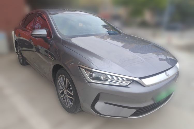 Used BYD Qin PLUS 2024 Honor Edition EV 510KM Leading Model Front Right 45 Deg