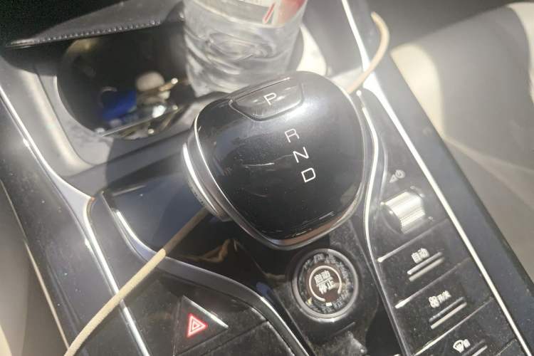 Used BYD Qin PLUS 2024 Honor Edition EV 510KM Leading Model Gear Lever