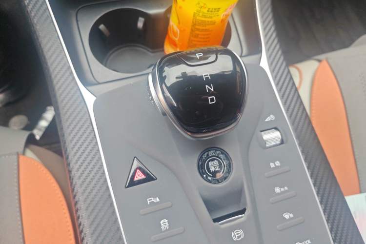 Used BYD Qin PLUS 2024 Honor Edition EV 510KM Leading Model Gear Lever