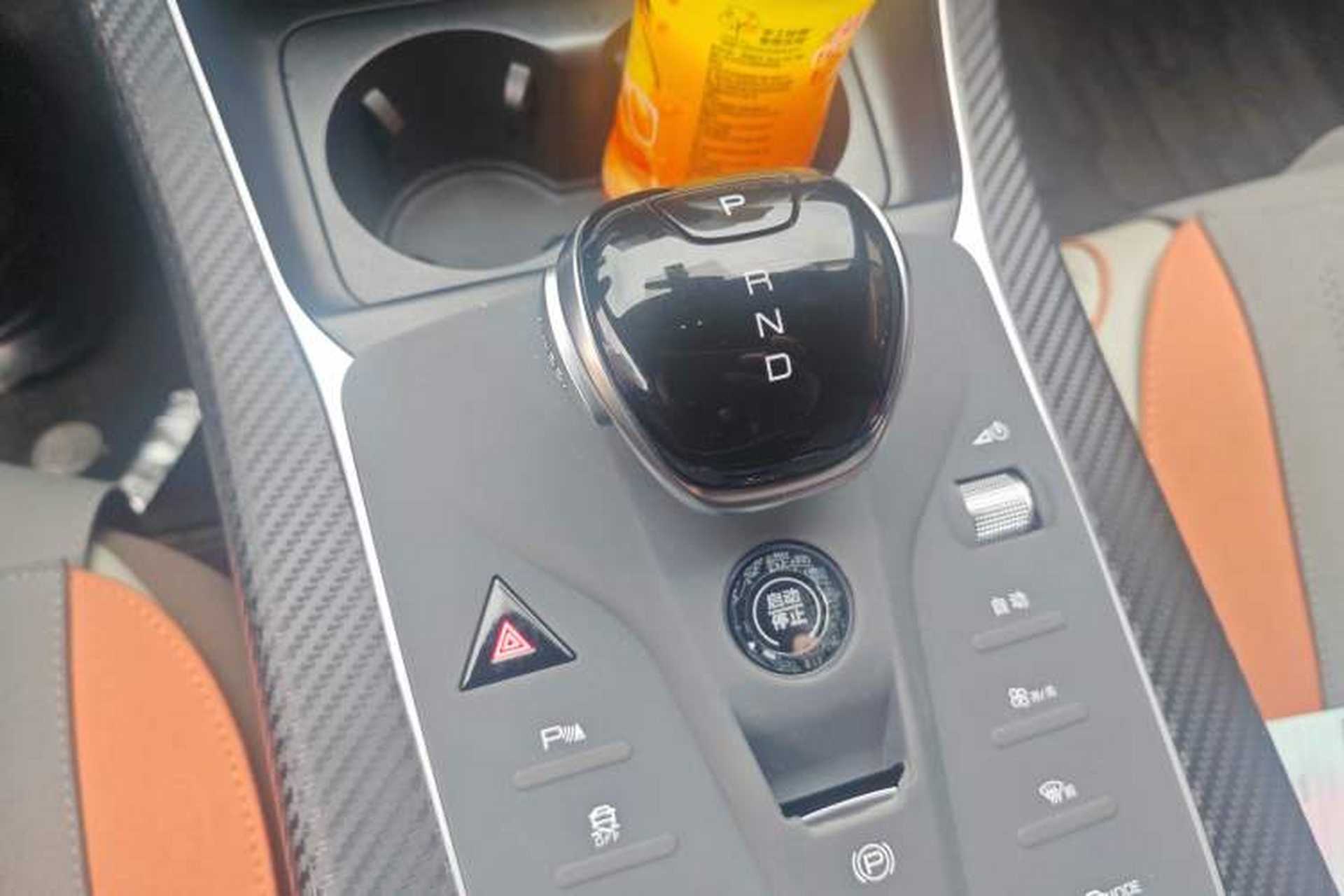 Used BYD Qin PLUS 2024 Honor Edition EV 510KM Leading Model Gear Lever