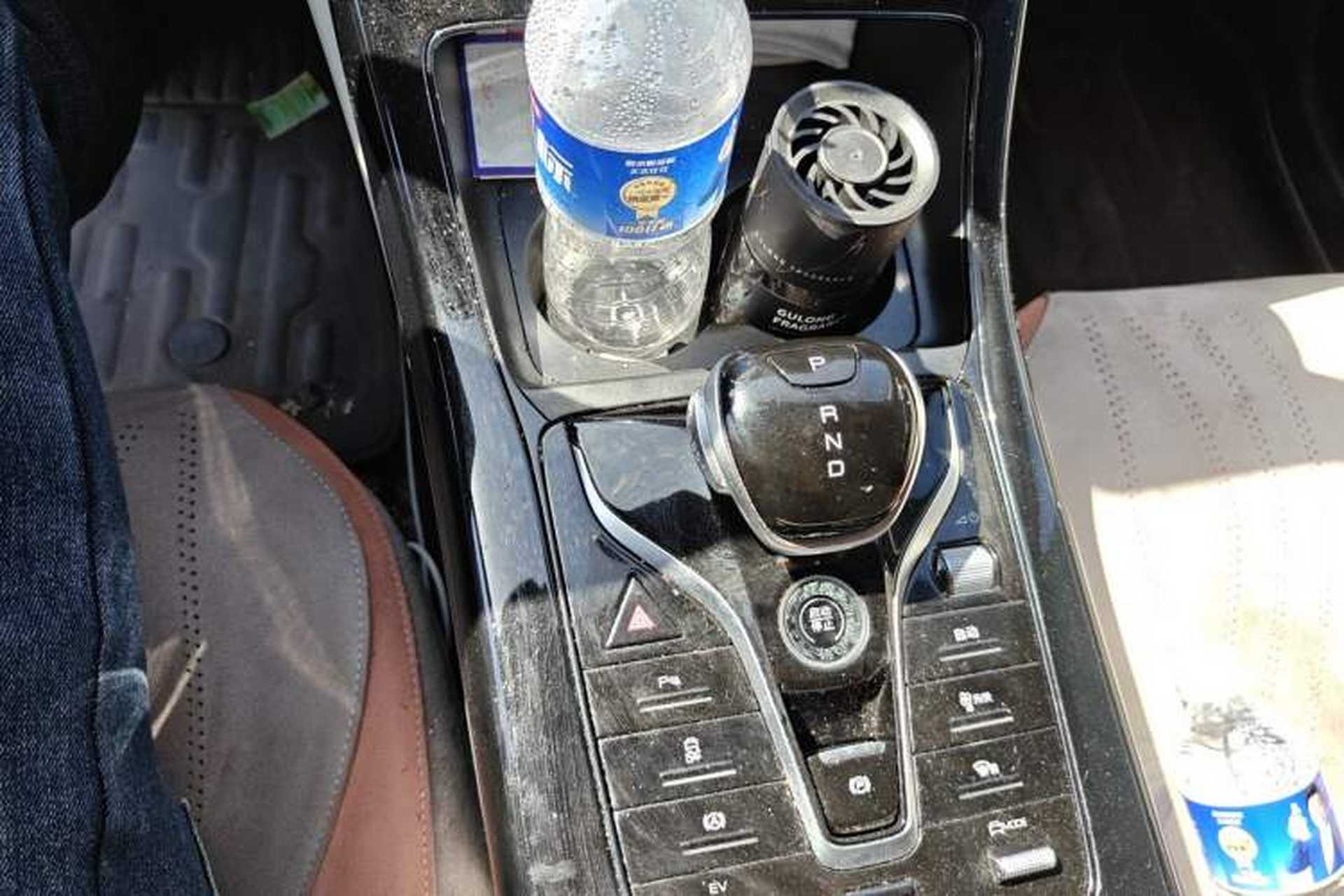 Used BYD Qin PLUS 2024 HONOR Edition DM-i 55KM Leading Model Gear Lever