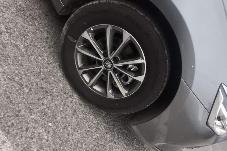 Used BYD Qin PLUS 2024 HONOR Edition DM-i 55KM Leading Model Right Front Wheel Hub