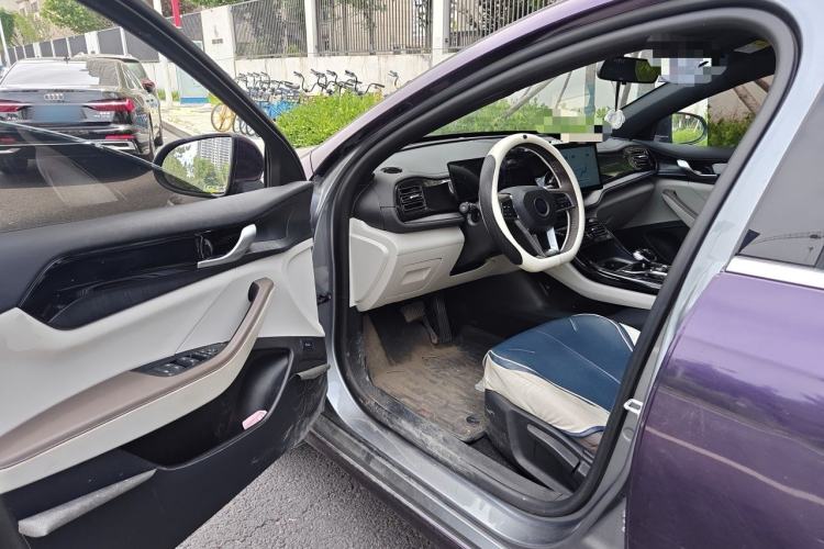 Used BYD Qin PLUS 2024 HONOR Edition DM-i 55KM Leading Model Driver Seat