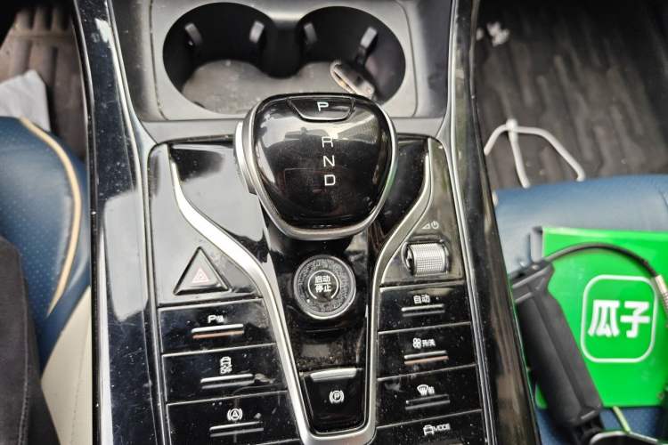 Used BYD Qin PLUS 2024 HONOR Edition DM-i 55KM Leading Model Gear Lever