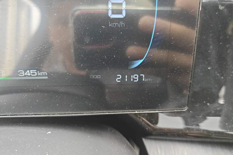 Used BYD Qin PLUS 2024 HONOR Edition DM-i 55KM Leading Model Odometer Close Up