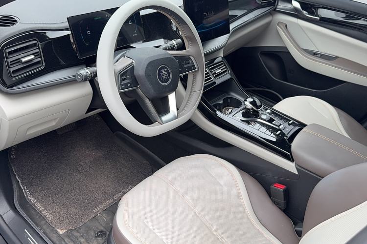 Used BYD Qin PLUS 2024 HONOR Edition DM-i 55KM Leading Model Steering Wheel
