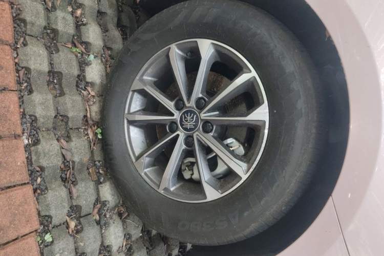 Used BYD Qin PLUS 2024 HONOR Edition DM-i 55KM Leading Model Right Front Wheel Hub