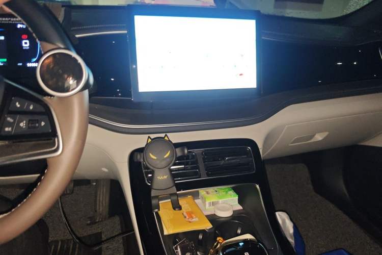 Used BYD Qin PLUS 2024 Honor Edition EV 420KM Leading Model Audio And AC Panel