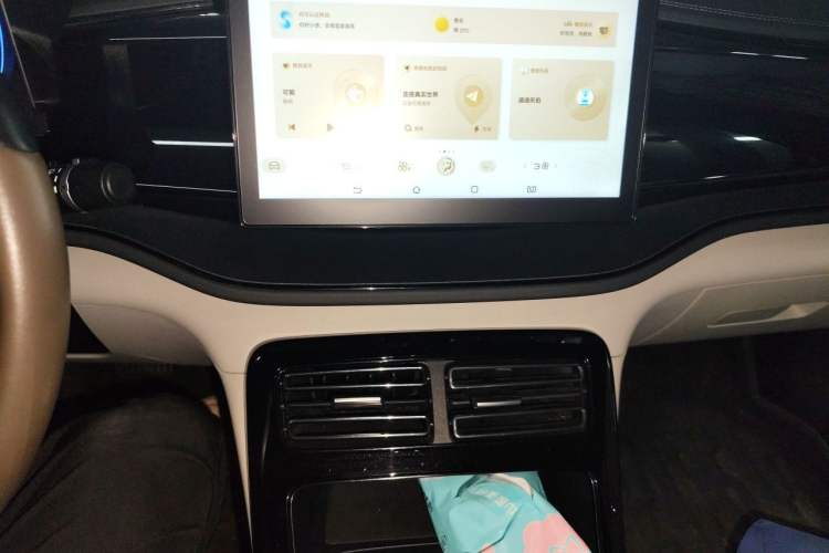 Used BYD Qin PLUS 2024 HONOR Edition DM-i 55KM Leading Model Audio And AC Panel